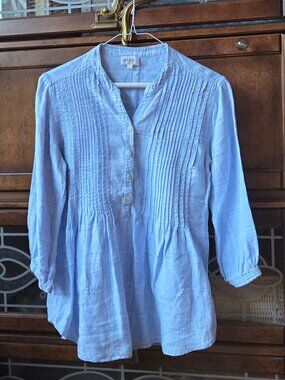 Beautiful Brora 100% linen Blue Top